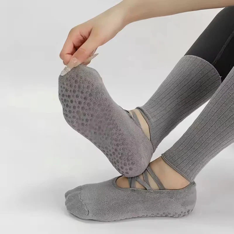 Pilates Fitness Breathable Socks Anti Slip Design Middle Tube Sweat Absorbing Grabbing Ballet Straps Elegant Comfortable Socks