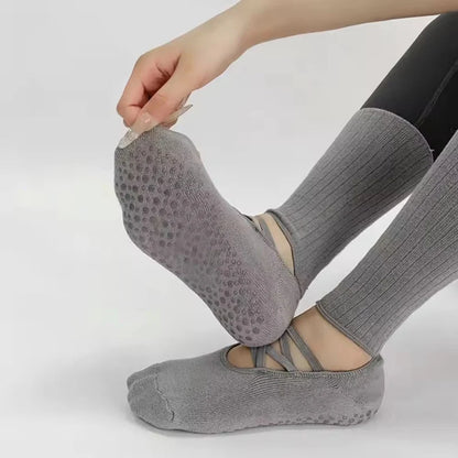 Pilates Fitness Breathable Socks Anti Slip Design Middle Tube Sweat Absorbing Grabbing Ballet Straps Elegant Comfortable Socks