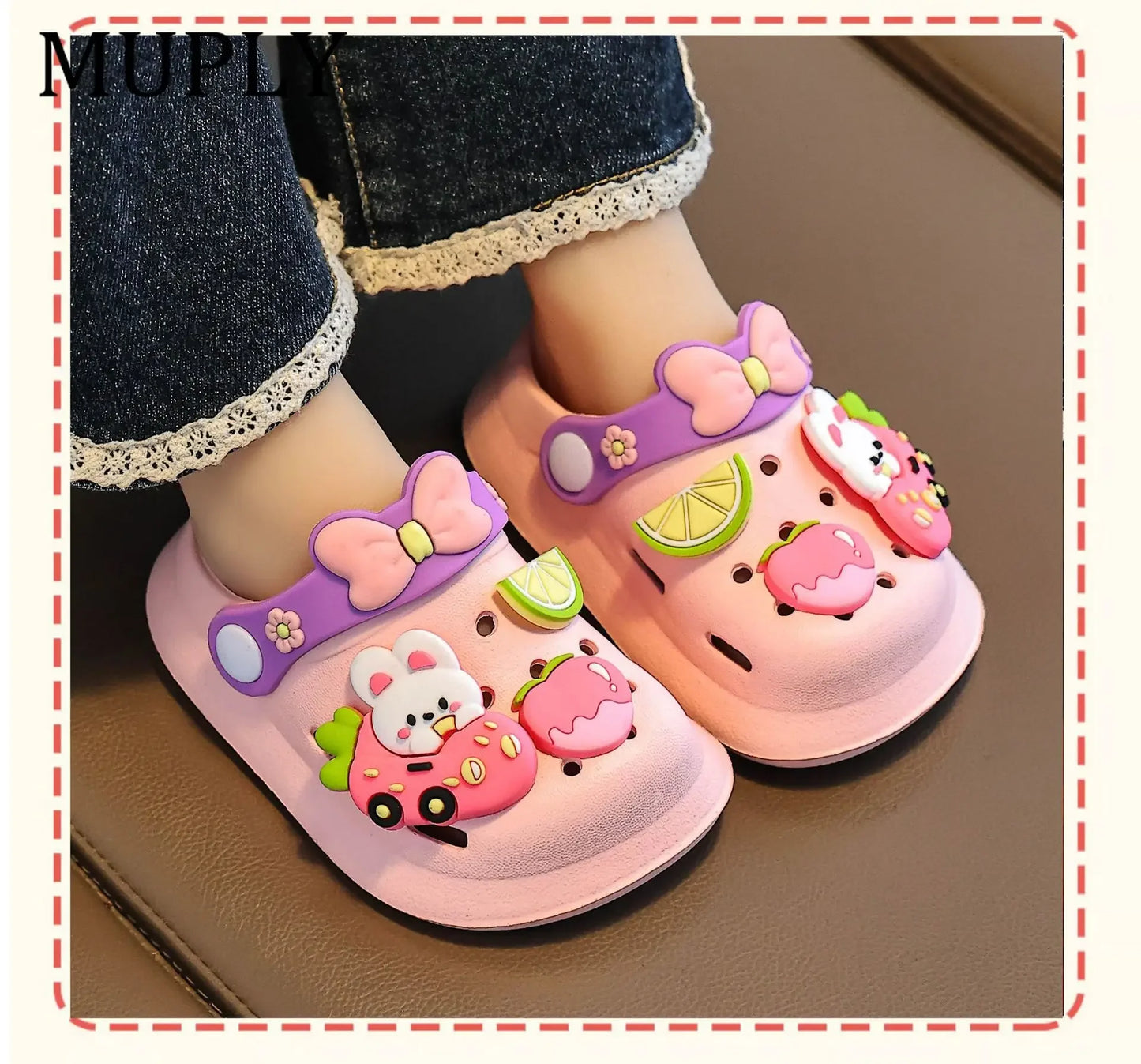 Sommerliche Kinder-Gartenclogs, Strandsandalen für Jungen und Mädchen, leicht, atmungsaktiv, niedliche Cartoon-Babypantoffeln