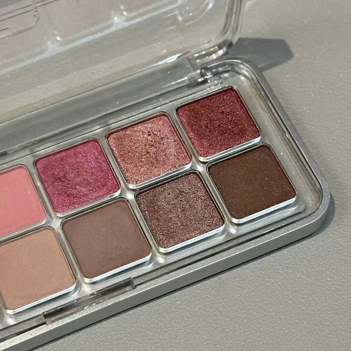 12 Color Eye Shadow Palette Matte Pearl Wine Red Eyeshadow Rose Brown Eyeshadow Glitter Shimmer Long-lasting Beginner Eye Makeup