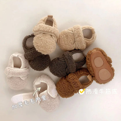 New Walkers Spring Fashion Anti Slip Baby Girl Shoes Flat Soft Lightweight Baby Shoe Versatile Warm Classic Fur Shoe 유아 겨울신발