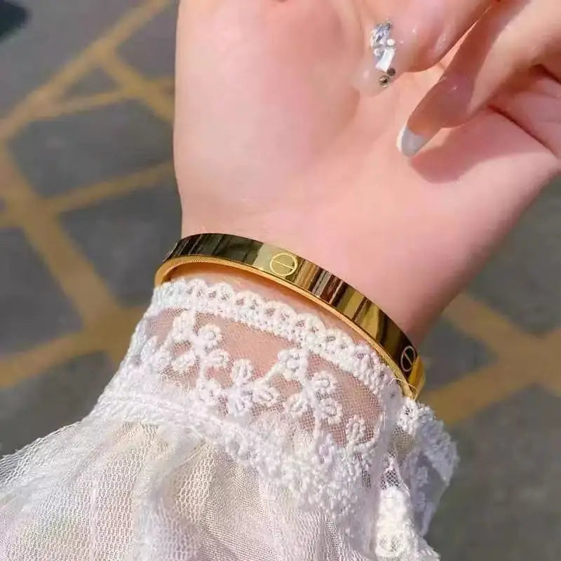 Classic Design Stainless Steel Rose Gold Color Smooth Metal Bracelet for Women's Non Fading Jewelry Trendy Explosive Accessories