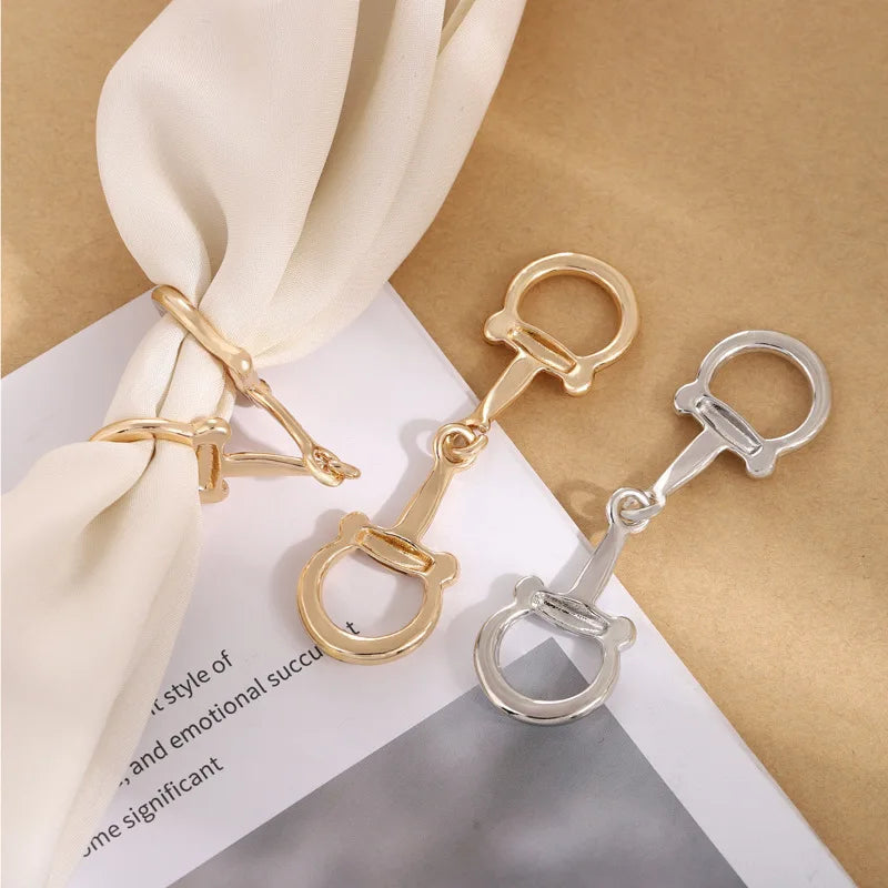 Horsebit Scarf Buckle High-end Luxury Dual-purpose Small Square Kerchief Buckles Versatile Horseshoe Scarf Buckle