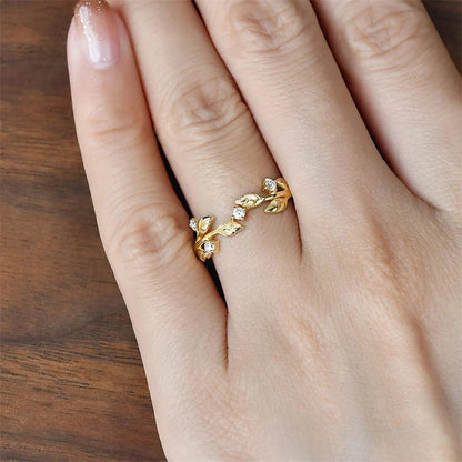 Huitan Exquisite Gold Color Leaf Ring for Women Inlaid Crystal CZ Stone Luxury Fashion Bridal Wedding Party Accessories Jewelry