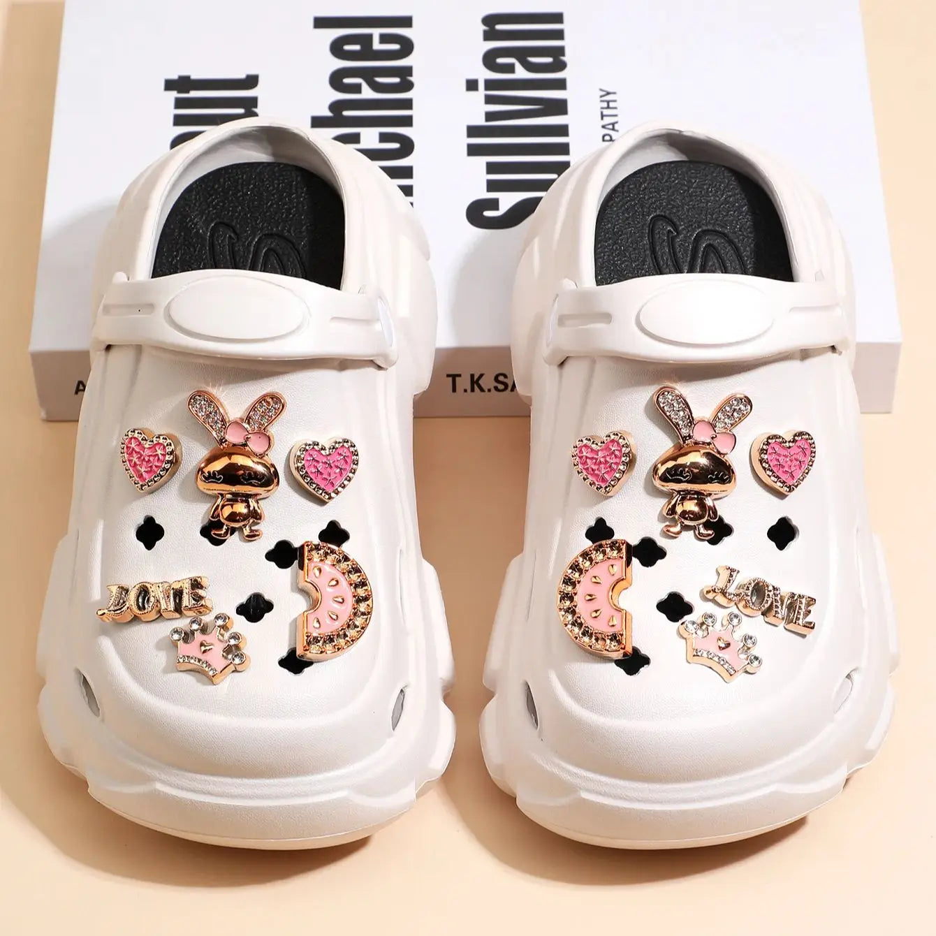 Children's hole shoes in summer, boys and girls, golden rabbits, non-slip Baotou slippers, large and medium-sized children's bea