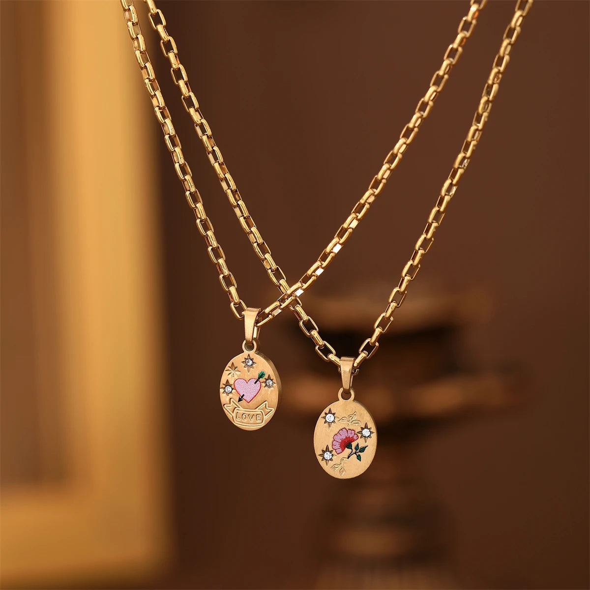 Stainless steel painted light luxury pendant necklace hand-painted flower heart pendant sweater chain