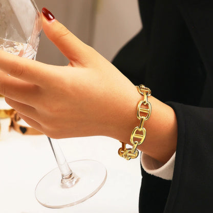 Stainless Steel Bracelet New Premium Unique Design Light Luxury Symbol Engraved Bracelet For Women Jewelry Exquisite Party Gifts