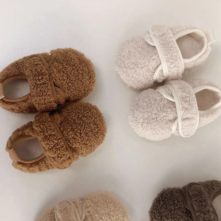 New Walkers Spring Fashion Anti Slip Baby Girl Shoes Flat Soft Lightweight Baby Shoe Versatile Warm Classic Fur Shoe 유아 겨울신발