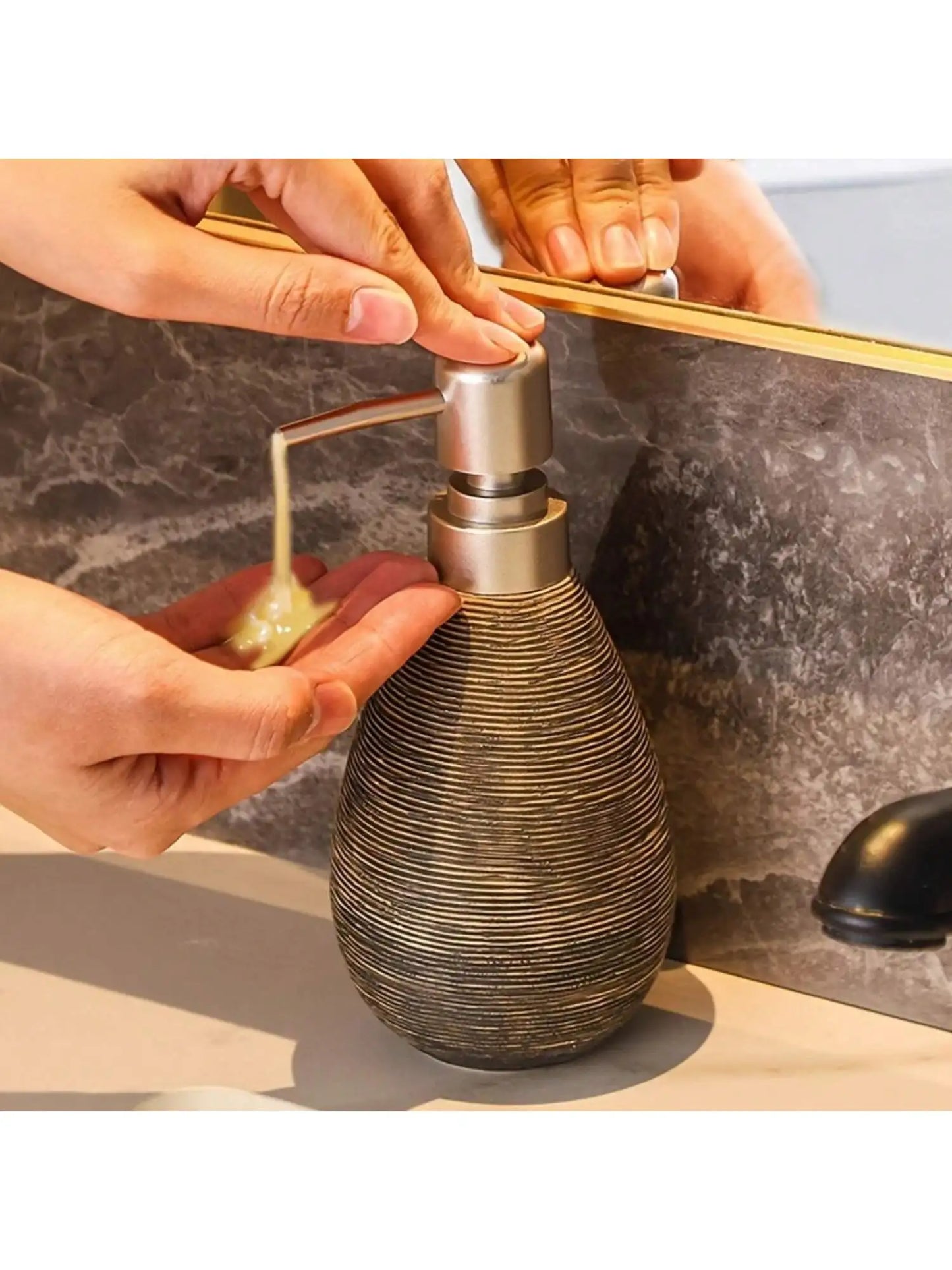 Creative Retro Style Ceramic Push-Type Soap Dispenser With Pump,  Hand Soap Bottle, Suitable For Bathrooms Kitchens And Toilets