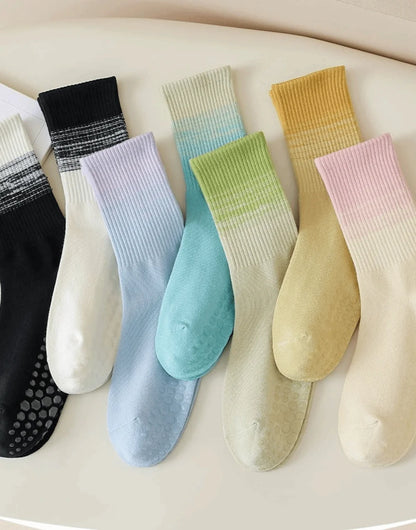New Non-Slip Yoga Pilates Socks Gradient Color Silicone Grips Mid-Calf Socks Breathable Combed Cotton Sports Dance Socks Women
