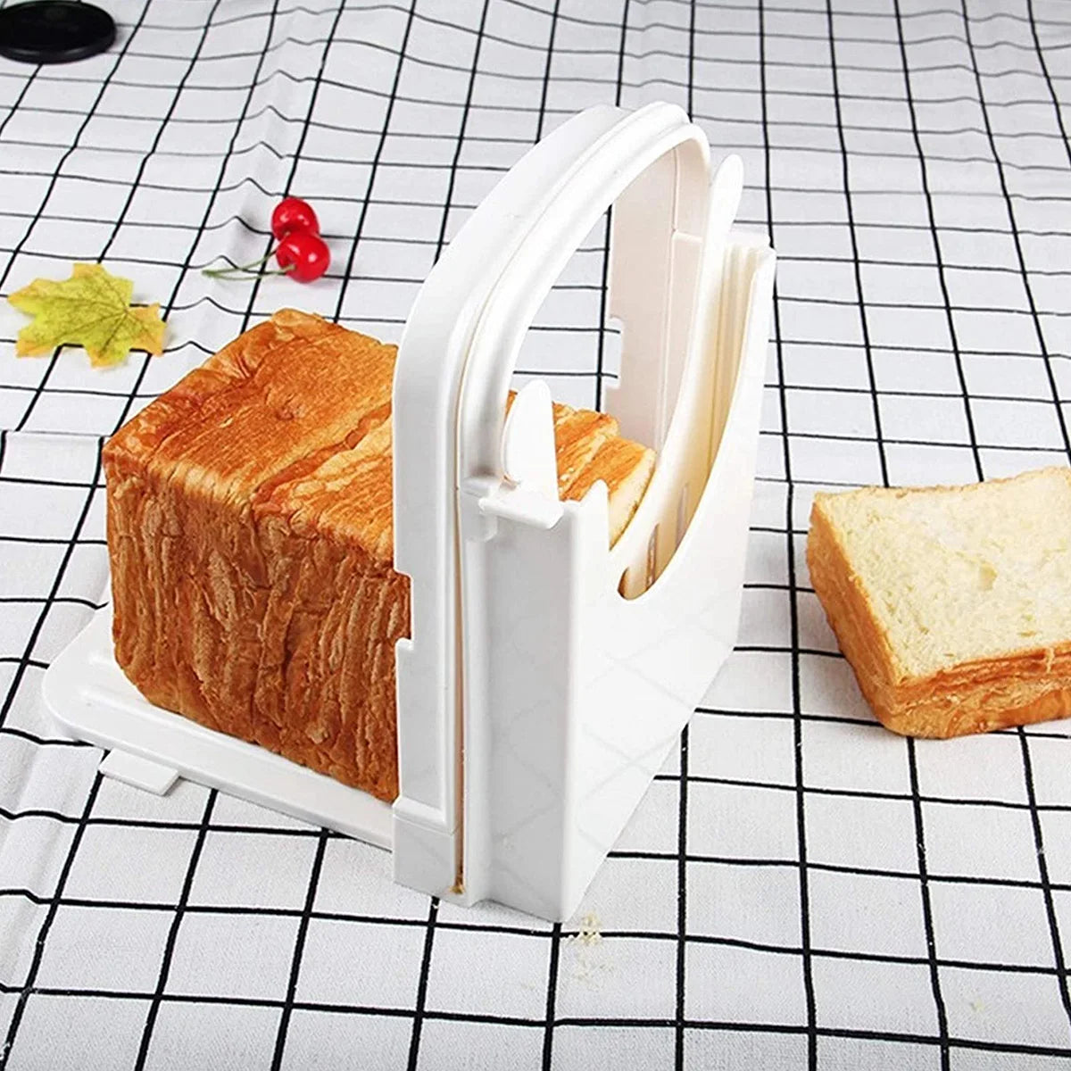 Bread Slicer Adjustable Toast Loaf Slicing Machine Foldable Plastic Bread Cutting Guide Tools For Homemade Bread Kitchen Baking