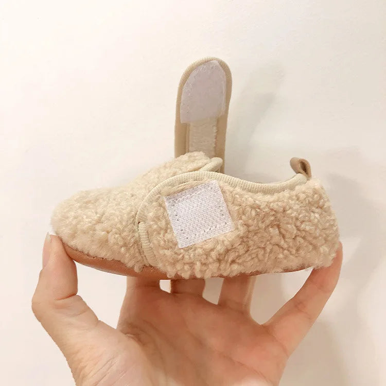 New Walkers Spring Fashion Anti Slip Baby Girl Shoes Flat Soft Lightweight Baby Shoe Versatile Warm Classic Fur Shoe 유아 겨울신발