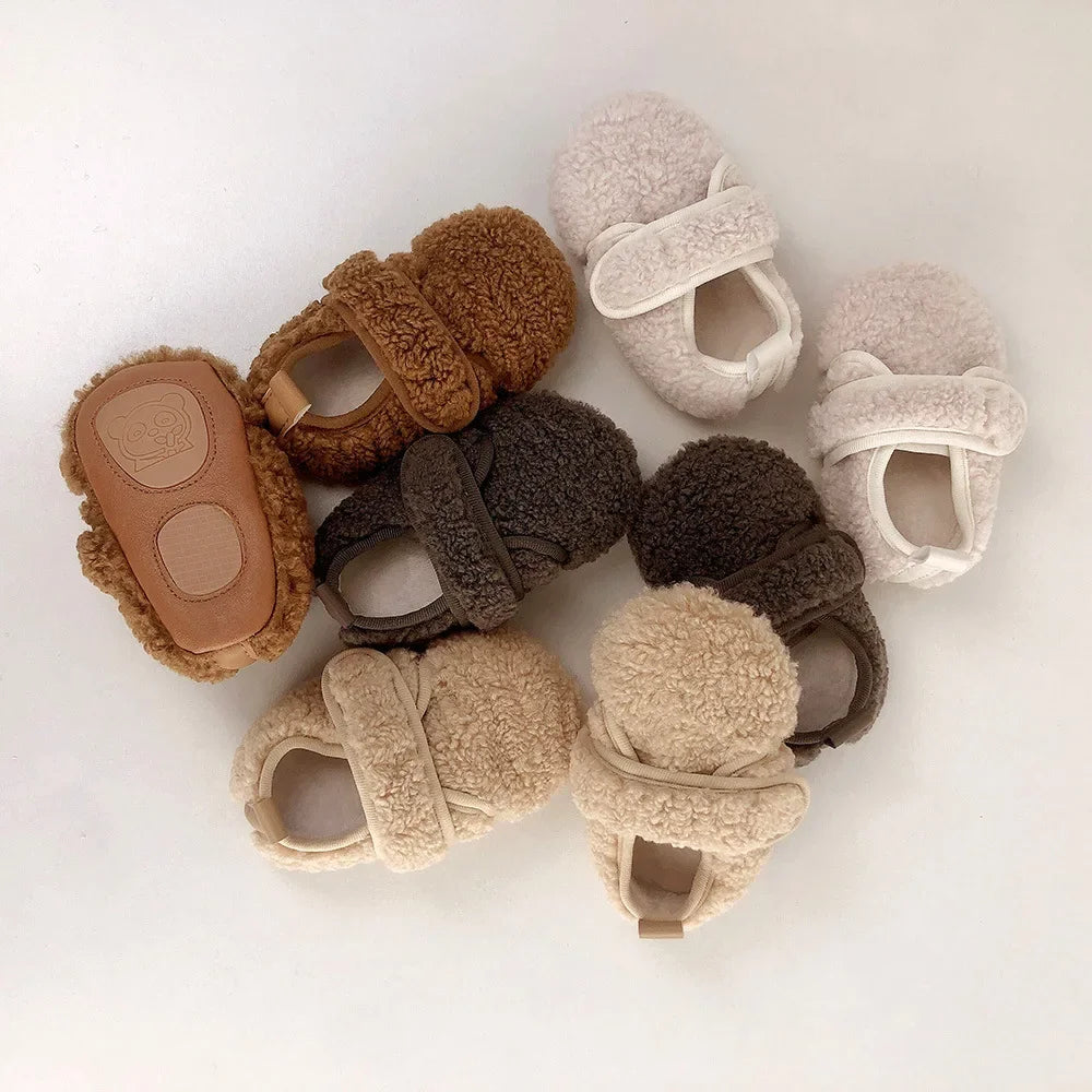 New Walkers Spring Fashion Anti Slip Baby Girl Shoes Flat Soft Lightweight Baby Shoe Versatile Warm Classic Fur Shoe 유아 겨울신발