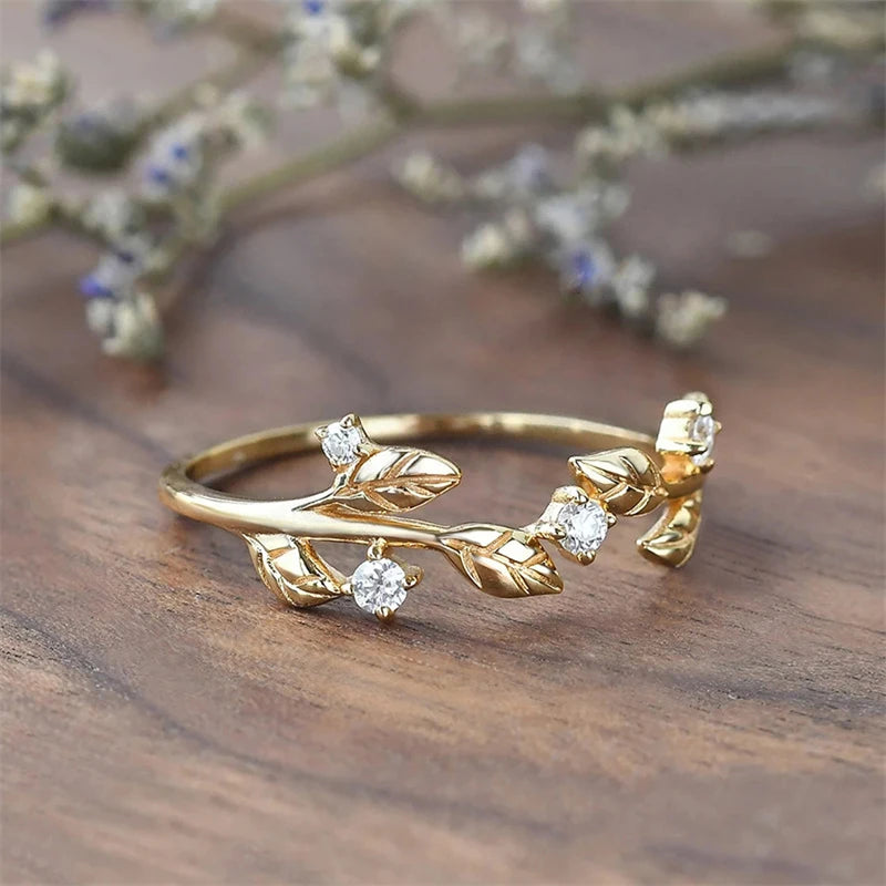 Huitan Exquisite Gold Color Leaf Ring for Women Inlaid Crystal CZ Stone Luxury Fashion Bridal Wedding Party Accessories Jewelry