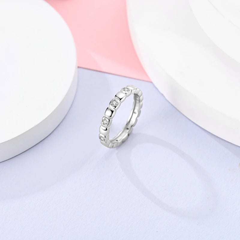 925 Sterling Silver Sparkling Zircon Ring - Classic Stackable Wedding Band for Women
