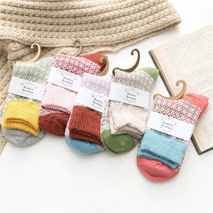 5 Pairs Winter Men's Thicken Sheep's Wool Socks - Warm & Retro | Colorful Fashio