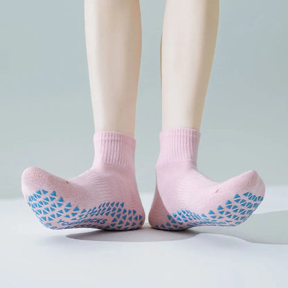 Pilates Socks with Grips for Women Cute Yoga Grip Socks Non Slip Cotton Ankle Sock for Yoga Barre Ballet