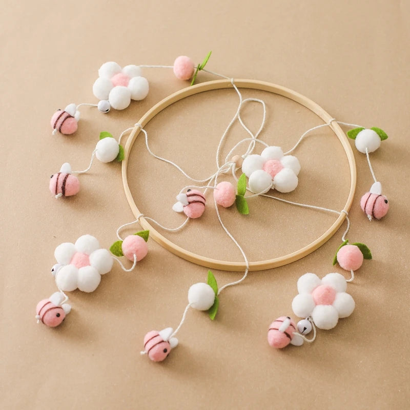 Baby Crib Bed Bell Rattle Toy 0-12 Months Wooden Mobile Cartoon Bee Bed Bell Hanging Toy Holder Bracket Infant Crib Bracket Gift