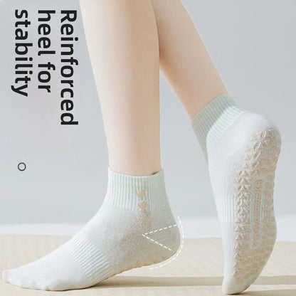 Pilates Socks with Grips for Women Cute Yoga Grip Socks Non Slip Cotton Ankle Sock for Yoga Barre Ballet