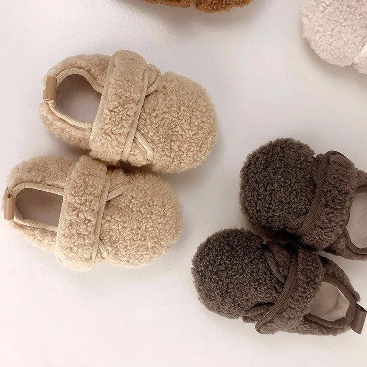 New Walkers Spring Fashion Anti Slip Baby Girl Shoes Flat Soft Lightweight Baby Shoe Versatile Warm Classic Fur Shoe 유아 겨울신발