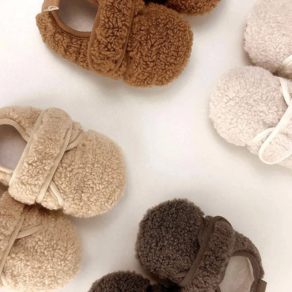 New Walkers Spring Fashion Anti Slip Baby Girl Shoes Flat Soft Lightweight Baby Shoe Versatile Warm Classic Fur Shoe 유아 겨울신발