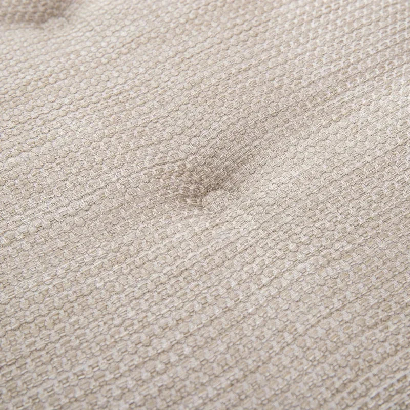 Atmungsaktives Sommerkissen mit Vier-Nagel-Anti-Rutsch-Befestigung, ideal für Klassenzimmer und Wohnzimmer, sowie für die skandinavische Jahreszeit.