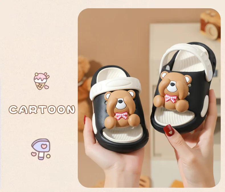 Children's Flip Flops, Anti Slip and Lightweight, Children's Hole Shoes, Soft Soled Cartoon Beach Shoes for Boys and Girls