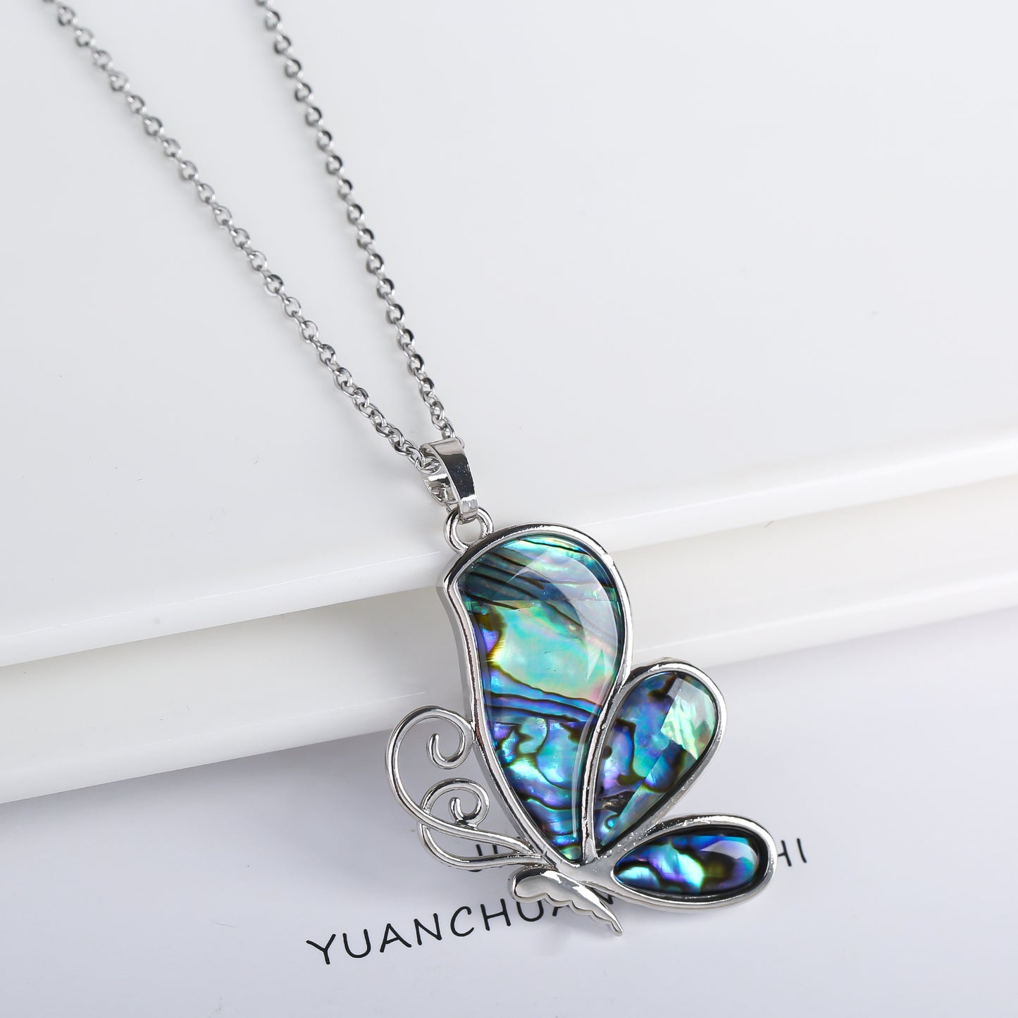 European And American New Inlaid Abalone Shell Pendant