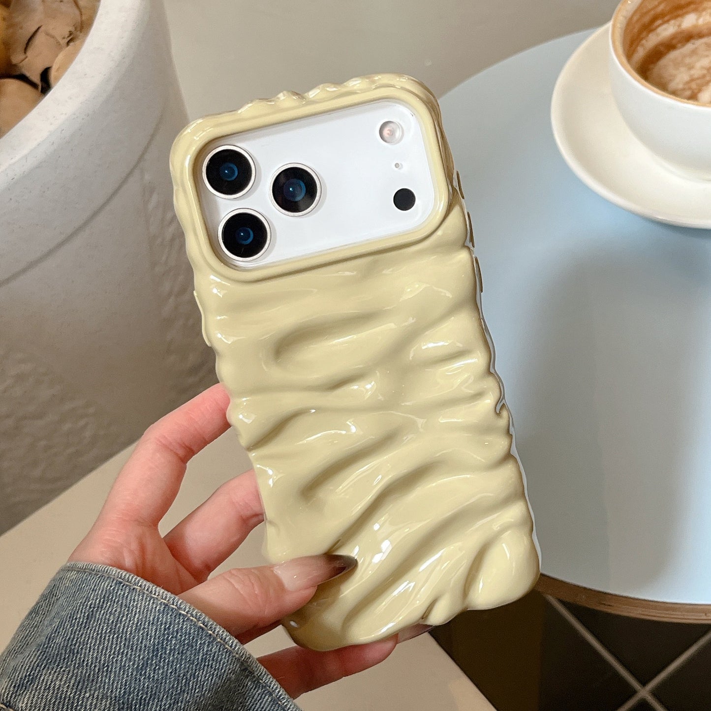 Three-dimensional Pleated Cream Pattern Suitable For Simple Solid Color Shell