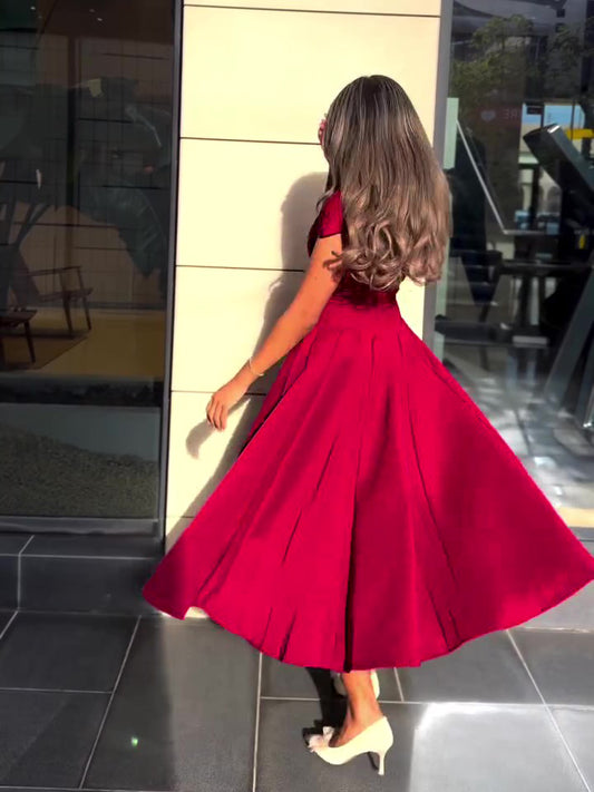 Solid Color V-neck Short-sleeved Dress