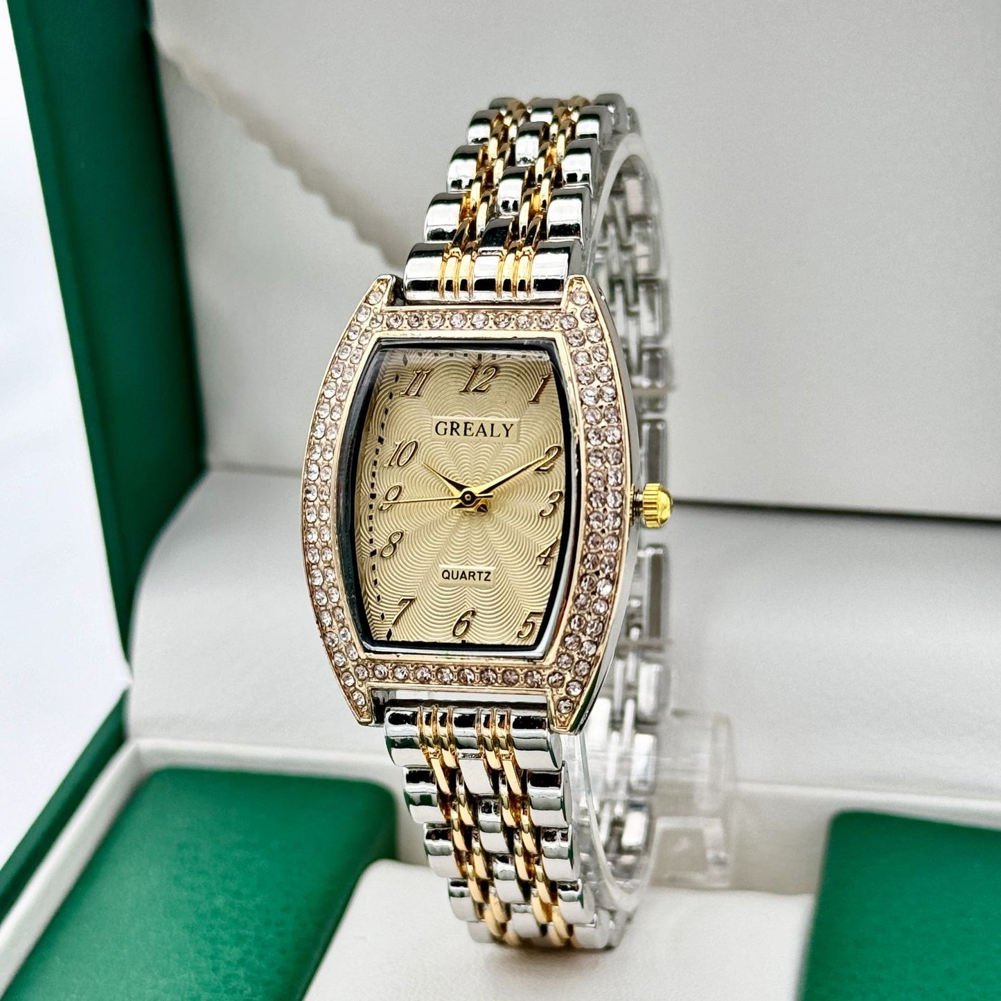 Diamond-encrusted Watch Barrel-shaped Dial Metal Bracelet Quartz Ladies' Watch