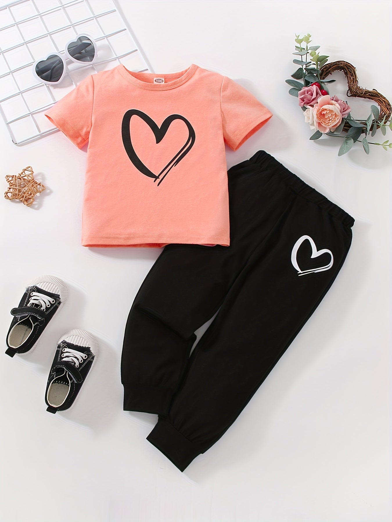 Girls' Fashion Set: Heart Print Round Neck Short Sleeve T-Shirt & Sweatpants 2pcs Casual Cotton Outfit, Perfect for Outdoor
