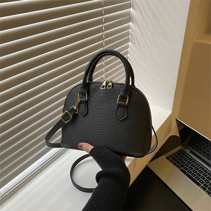 Fashion Retro Portable Leisure Shoulder Messenger Bag Shell Bag