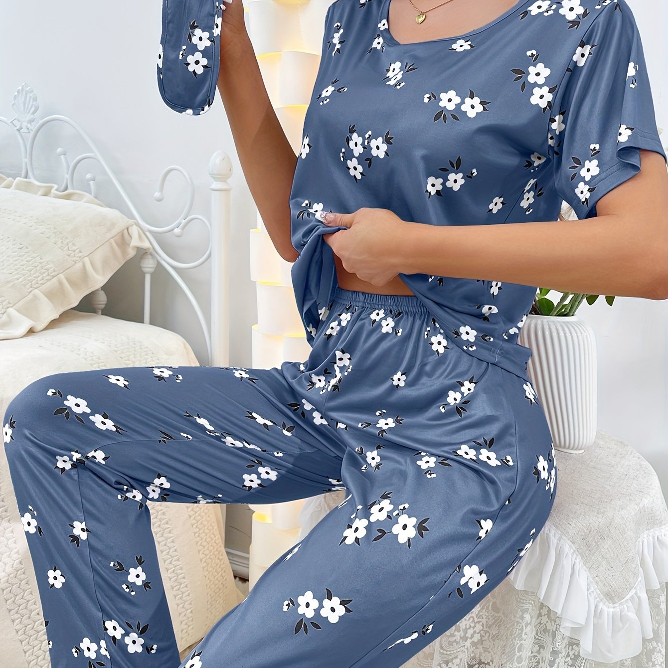 Women's Floral Print Pajama Set - Comfortable Short Sleeve Tee Top and Pants for Sleep and Lounging