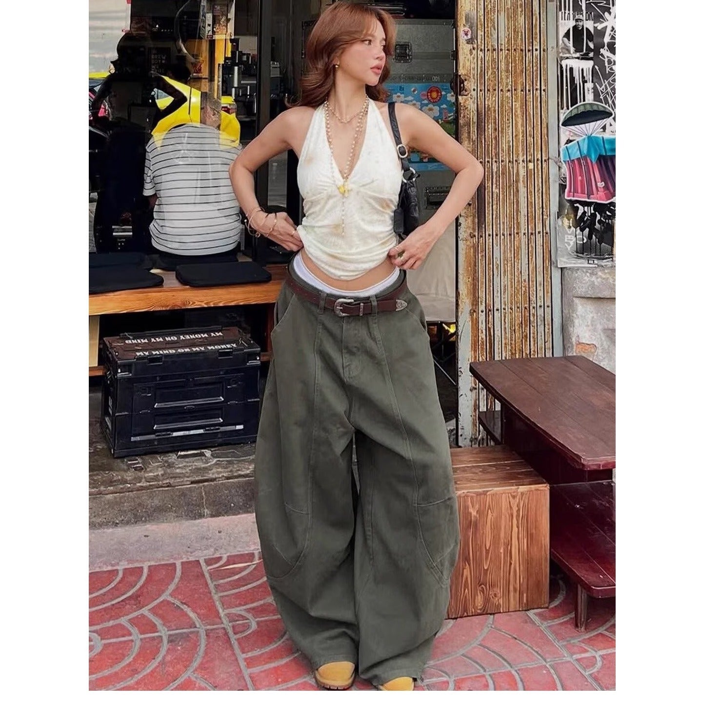 Vintage-Staubmopp in Kaffeebraun – Bodenreinigungsgerät im amerikanischen Retro-Stil