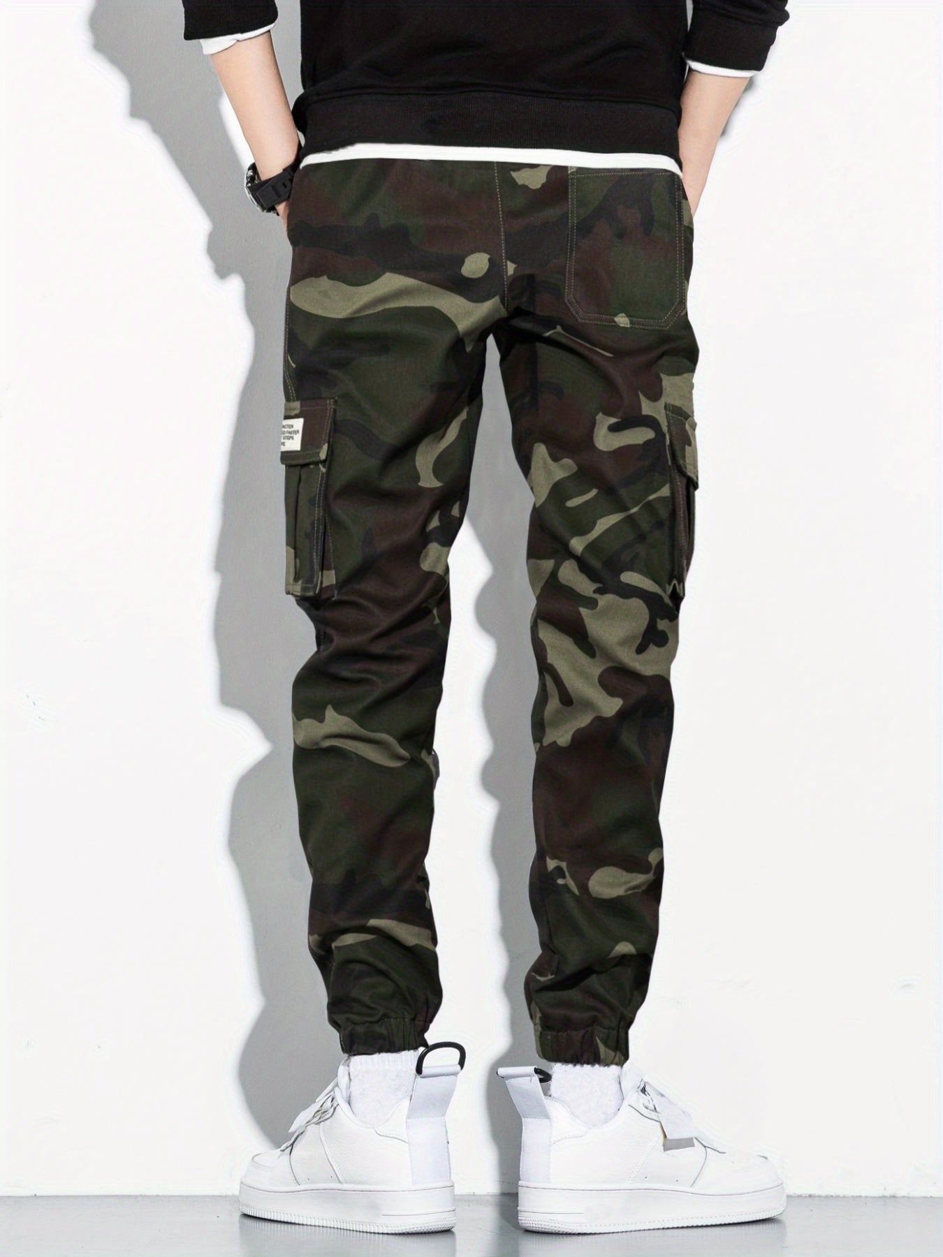 Men's Camo Print Flap Pocket Cargo Pants