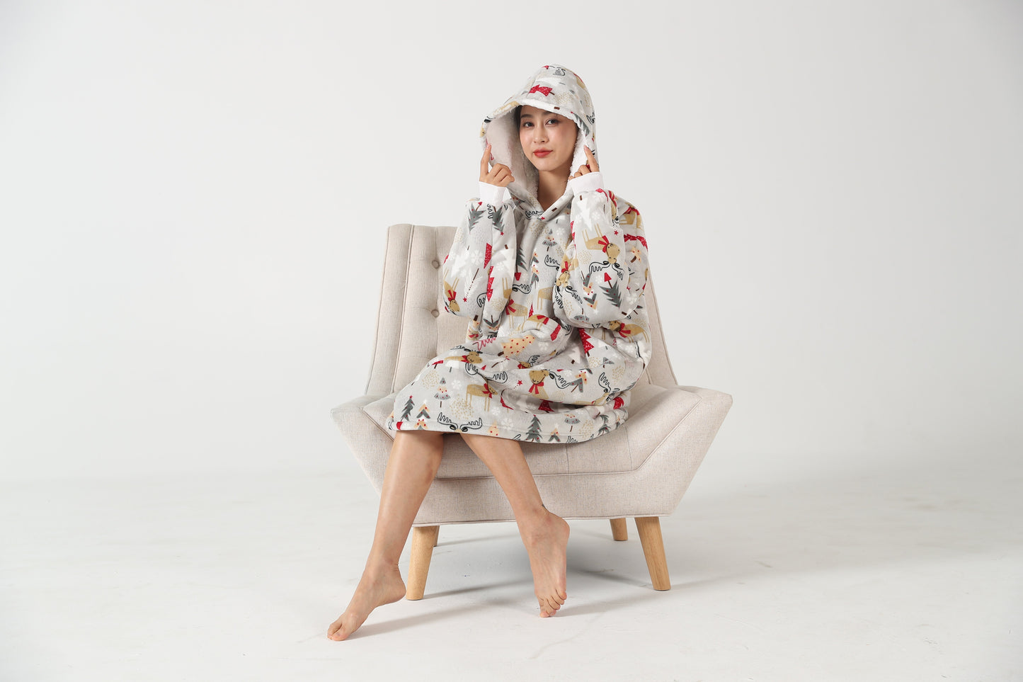 RONGTAI Oversized Wearable Pajamas With Big Pockets,Soft Plush Sweatshirt Hooded Popular Tops One Size Fits Deer