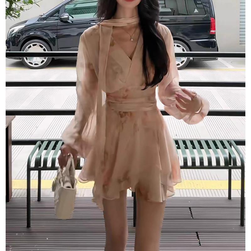 Elegant French-style Floral-print V-neck Long-sleeve Dress