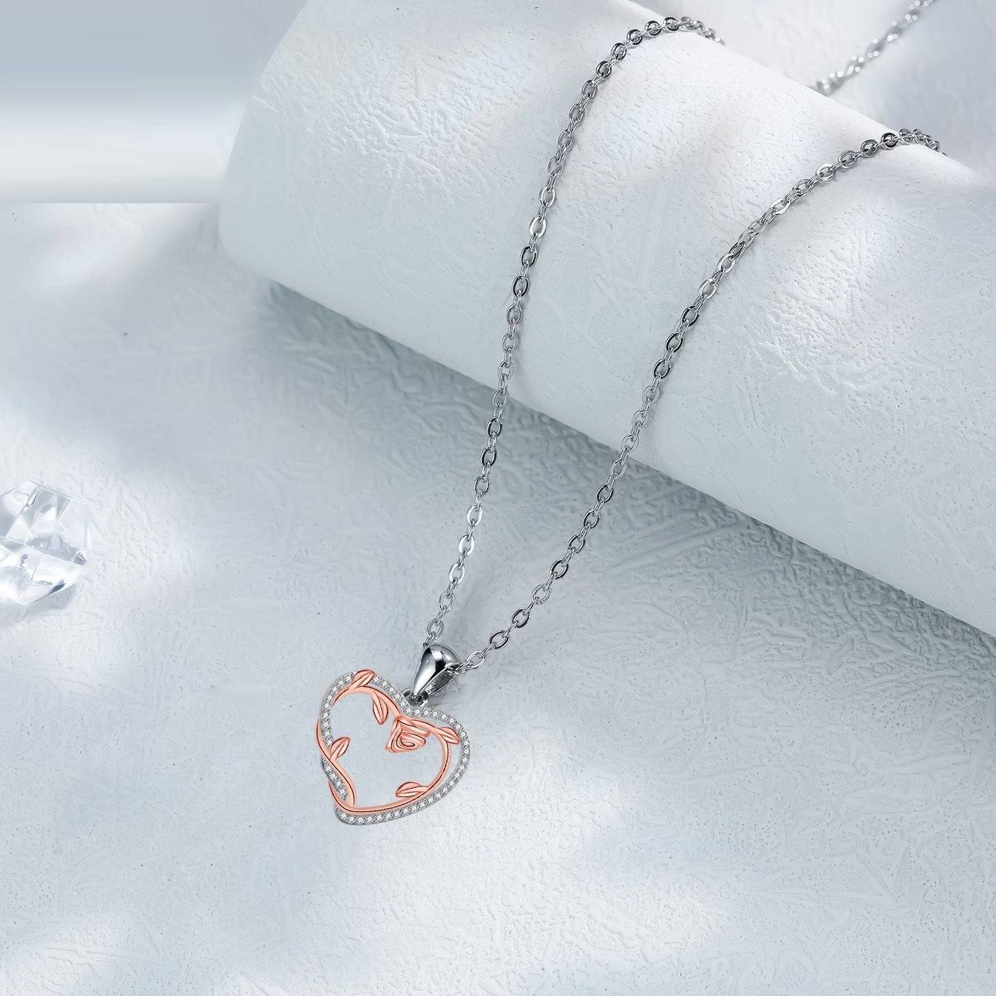 Vintage Necklace Female With Hearts Rose Clavicle Chain Valentine's Day Gift