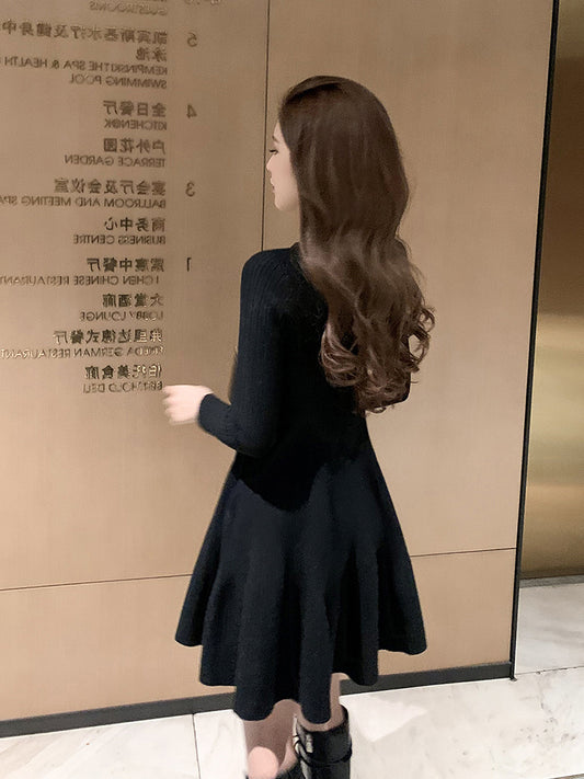 The New Early Spring Slim Slim Mid-length Temperament A-line Skirt Bottoming